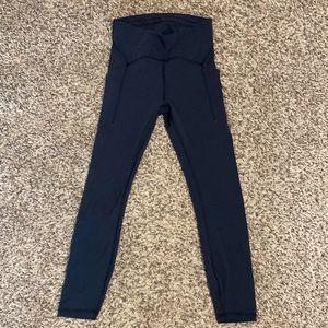 New without tags Lululemon Wonder Train tight with pockets. Black, size 6.
